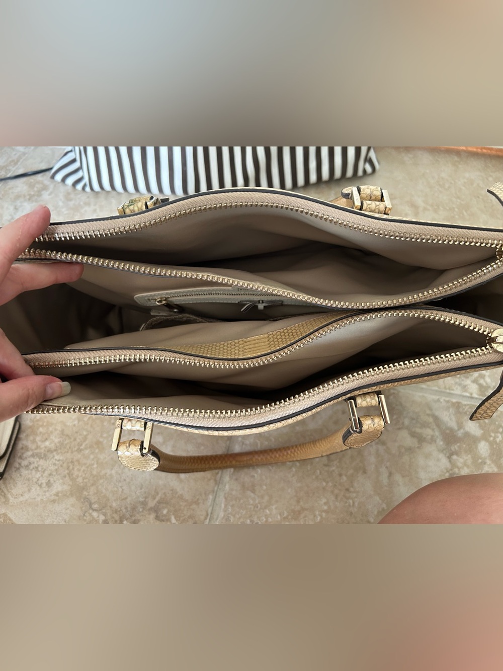 RARE Henri Bendel Iridescent Gold Snake-Embossed Tote Bag with Wallet - Picture 7 of 17